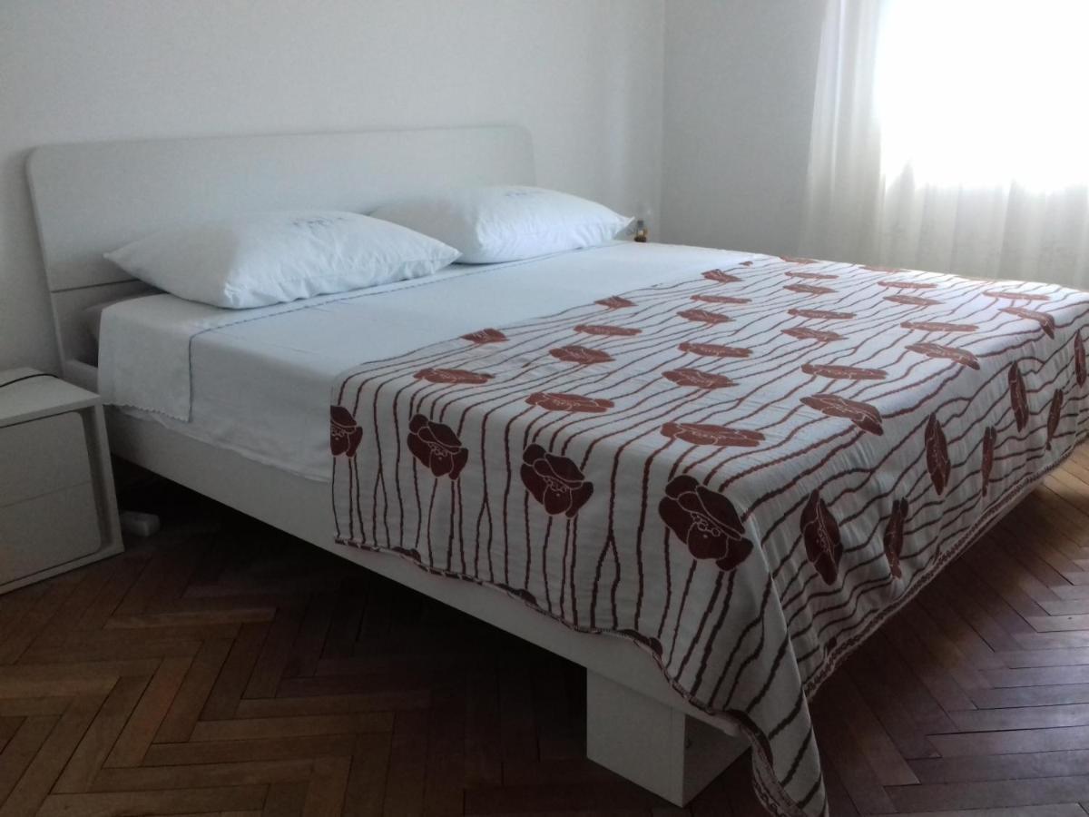 Apartment Dragan Pula Extérieur photo